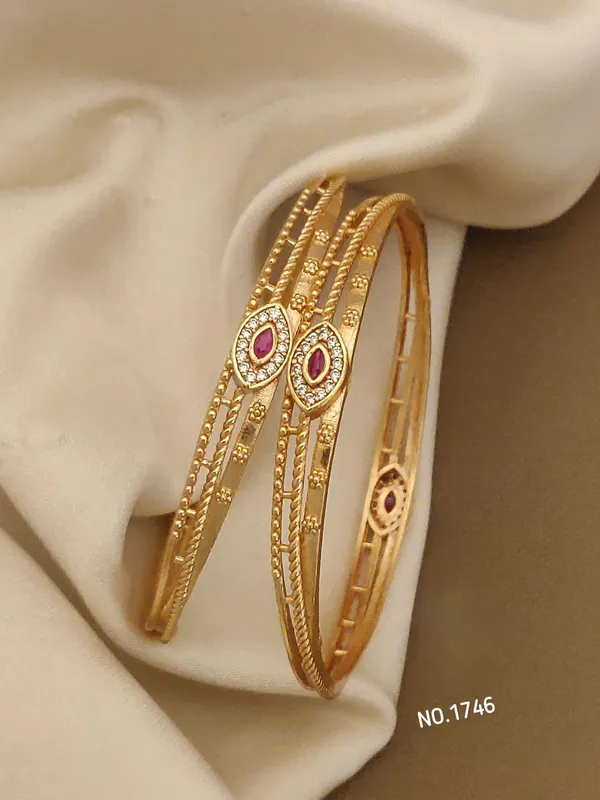 Gold_Plated_Metal_Bangles_For_Women