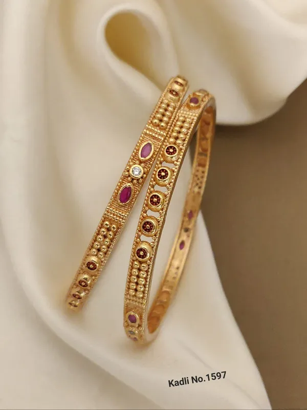 Gold_Plated_Bangles_For_Women