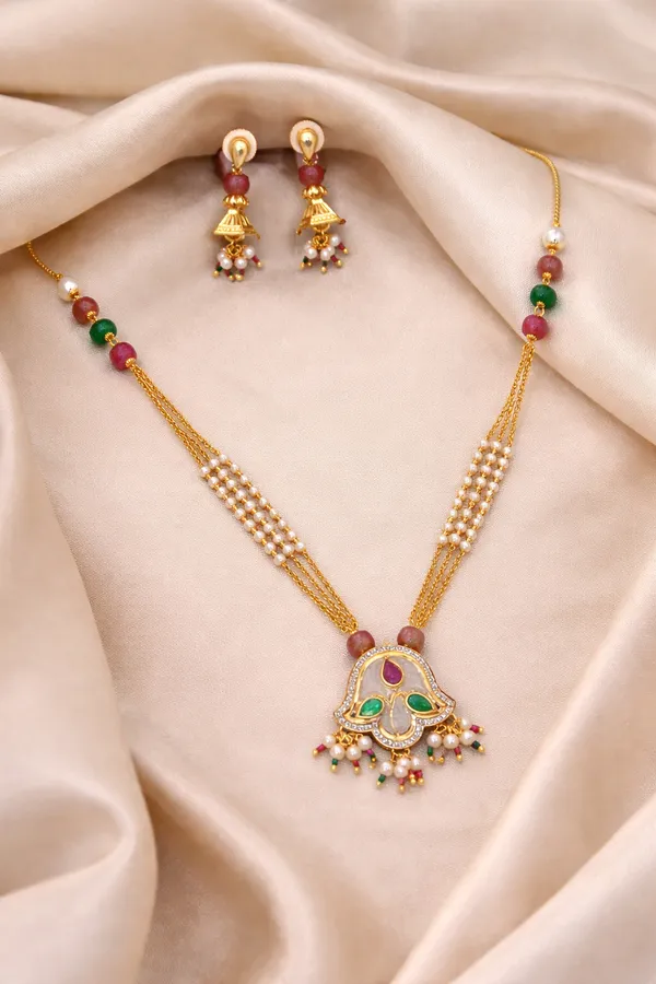Gold_Alloy_Necklace_For_Women