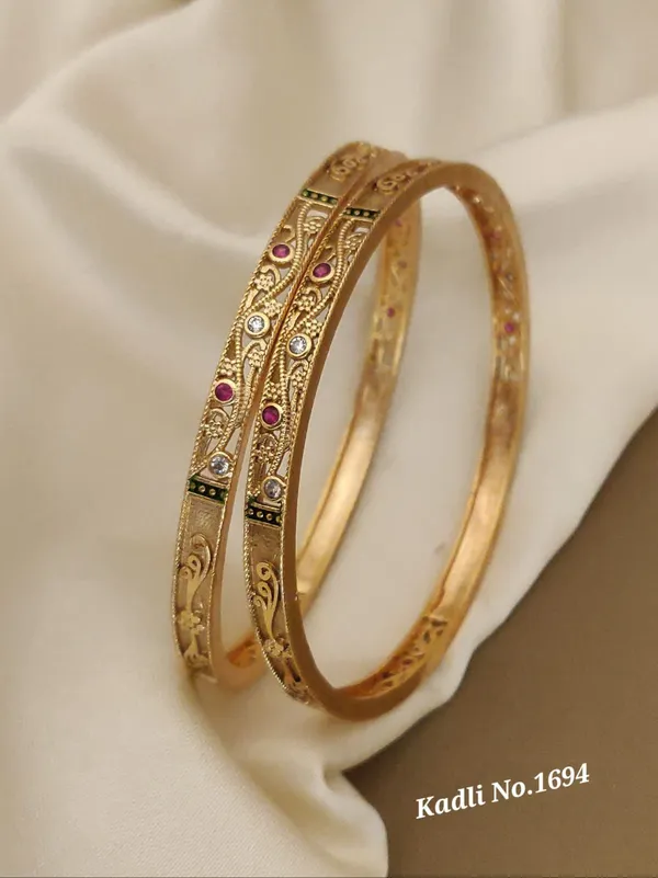 Gold_Plated_Bangles_For_Women