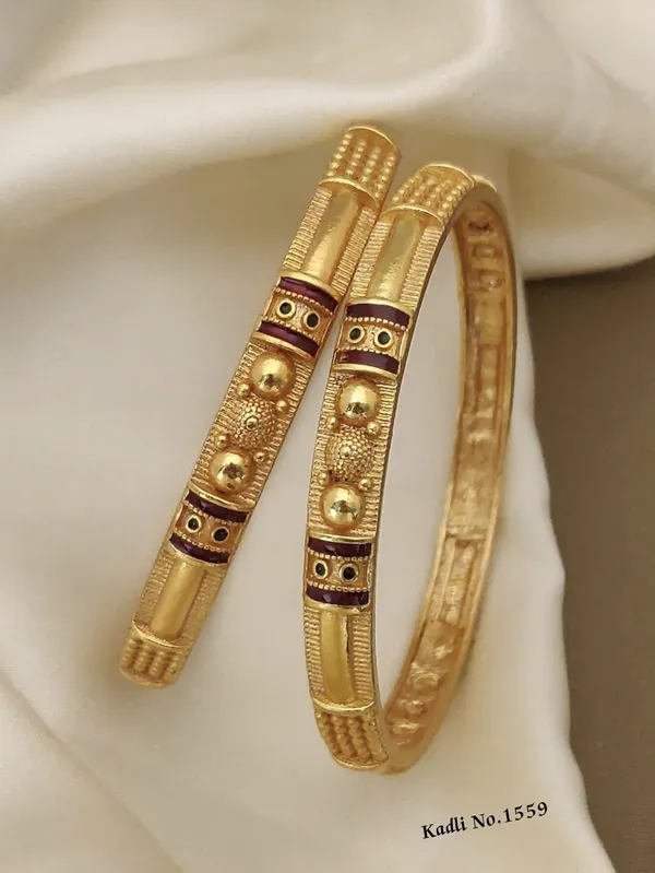 Gold_Plated_Metal_Bangles_For_Women