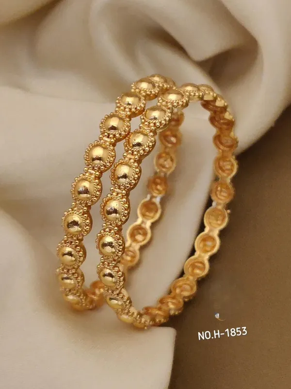 Gold_Plated_Metal_Bangles_For_Women(Set_of_2/4)
