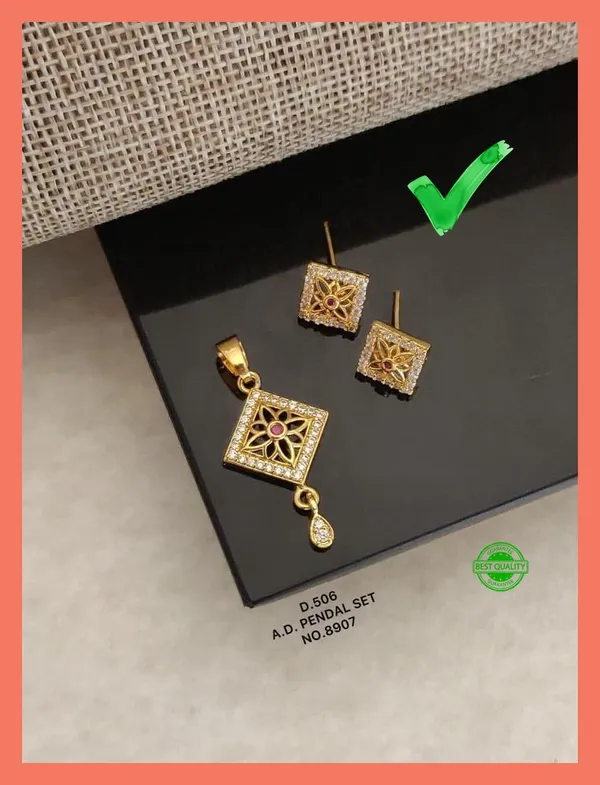 Gold_Alloy_Pendant_For_Women