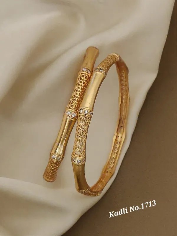 Gold_Plated_Bangles_For_Women(Set_of_2/4)