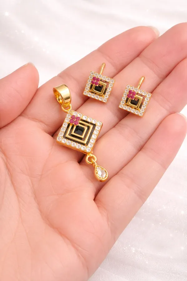 Gold_Coated_Metal_With_1_Gram_Forming_Pendant_For_Women