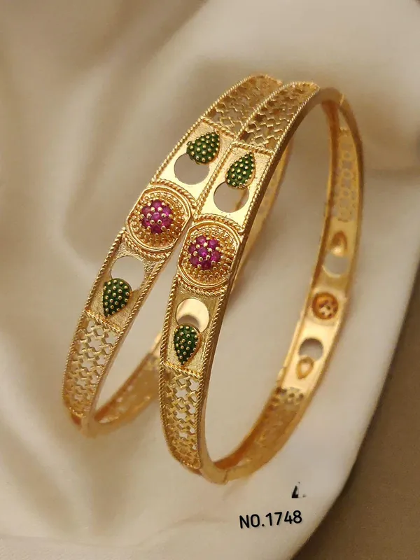 Gold_Brass_Bangles_For_Women