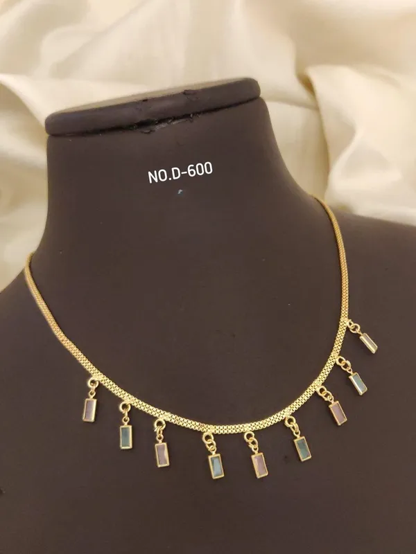 Gold_Alloy_Necklace_For_Women