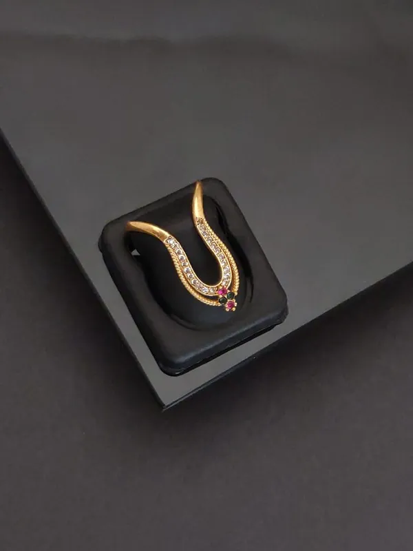 Gold_Alloy_Pendant_For_Women