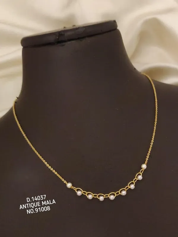 Gold_Alloy_Necklace_For_Women