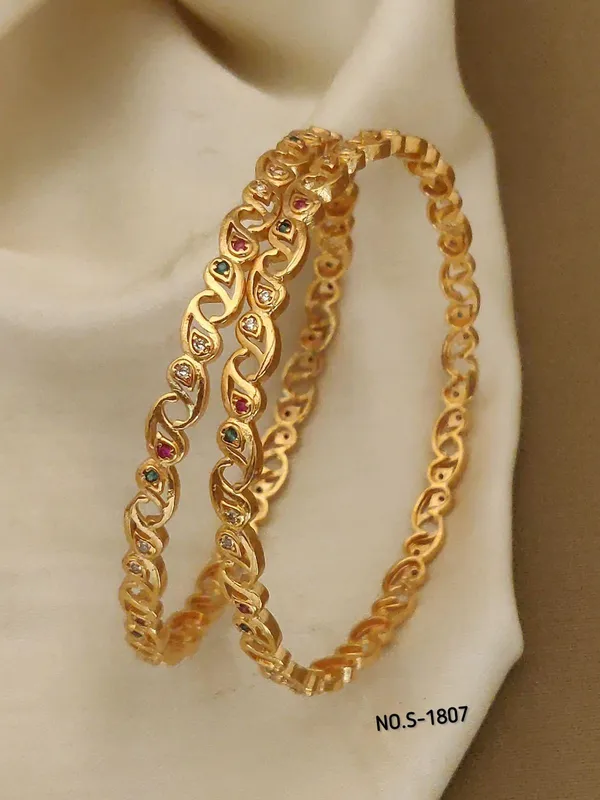 Gold_Alloy_Bangles_For_Women