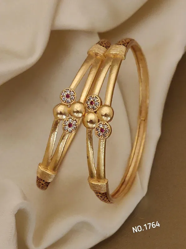 Gold_Plated_Metal_Bangles_For_Women