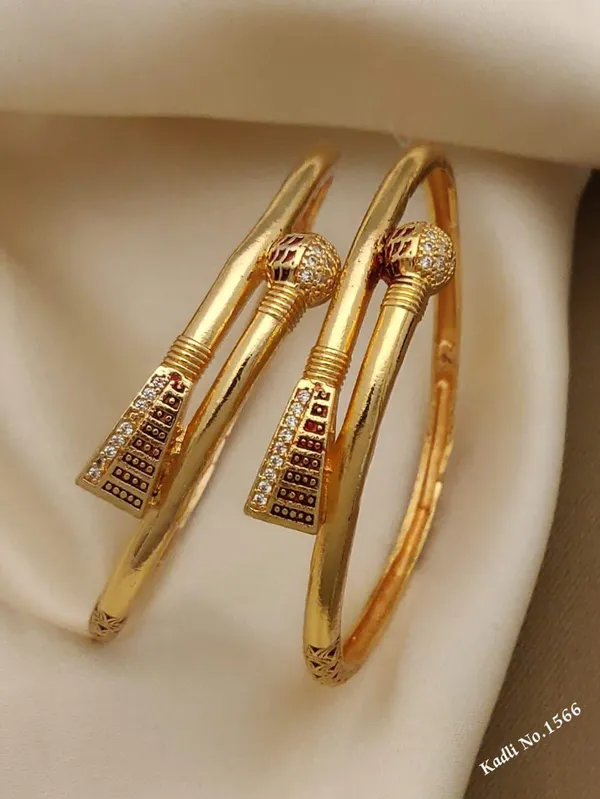 Gold_Plated_Bangles_For_Women(Set_of_2/4)