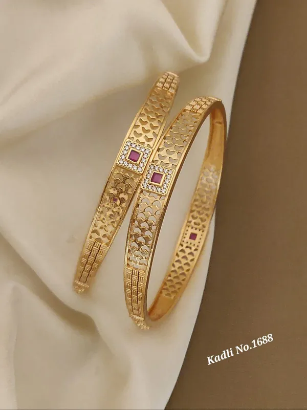 Gold_Plated_Bangles_For_Women(Set_of_2/4)