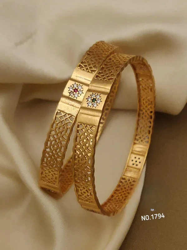 Gold_Plated_Bangles_For_Women(Set_of_2/4)
