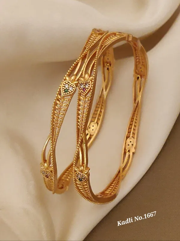 Gold_Plated_Metal_Bangles_For_Women(Set_of_2/4)