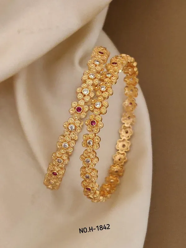 Gold_Brass_Bangles_For_Women