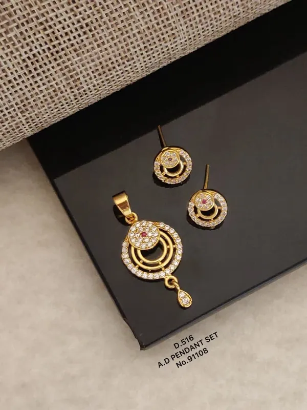 Gold_Plated_Metal_With_American_Diamond_Stones_Pendant_For_Women
