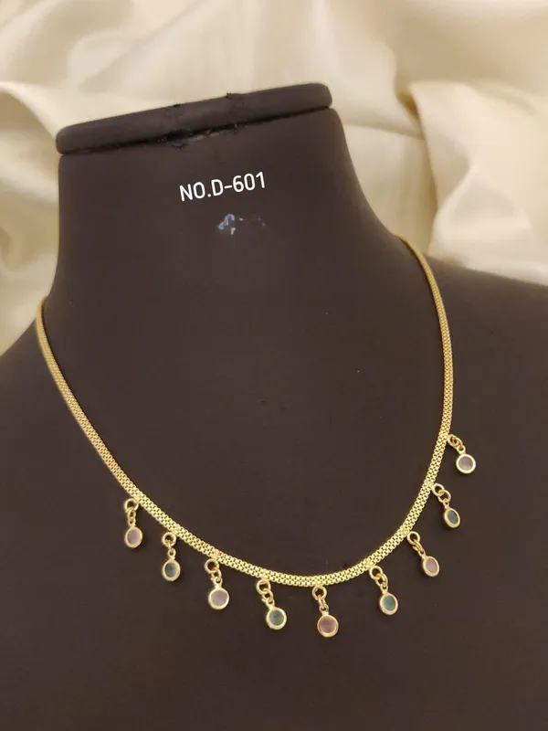 Gold_Alloy_Necklace_For_Women