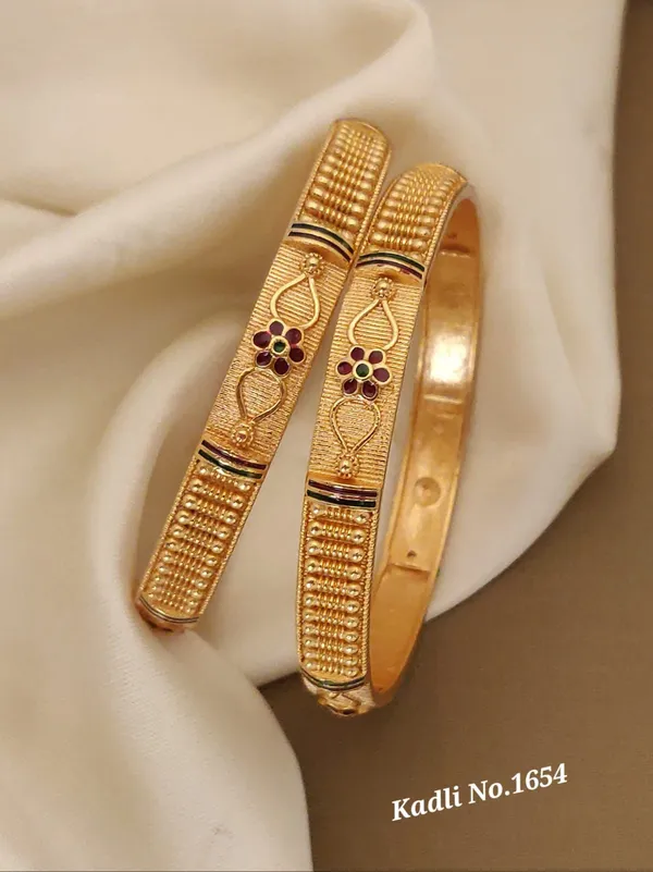 Gold_Plated_Metal_Bangles_For_Women