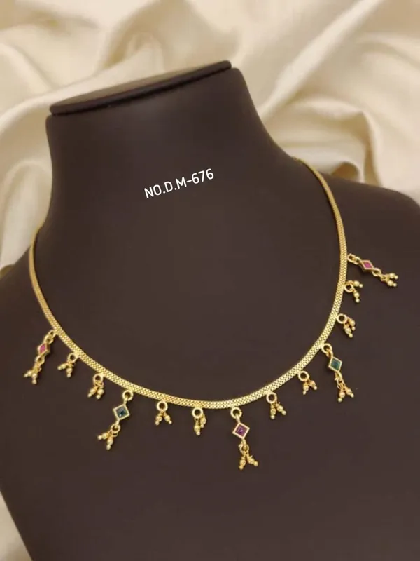 Gold_Alloy_Necklace_For_Women