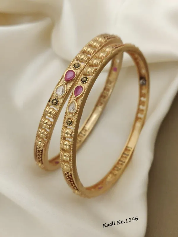 Gold_Metal_Alloy_Bangles_For_Women
