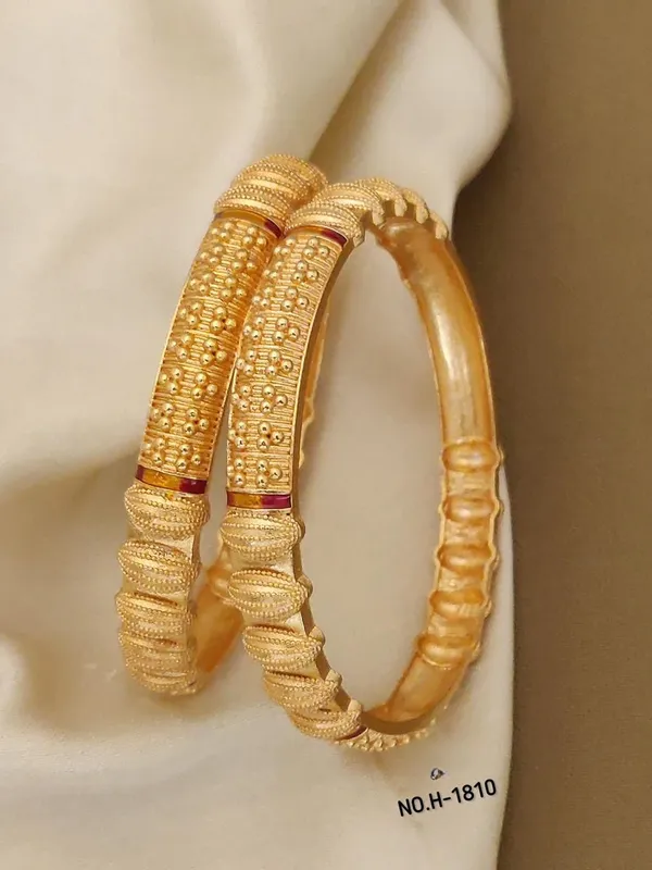 Gold_Plated_Metal_Bangles_For_Women