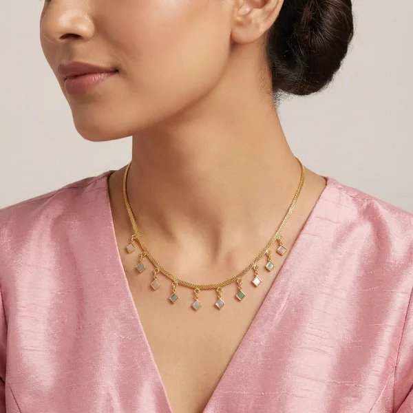 Gold_Metal_Necklace_For_Women