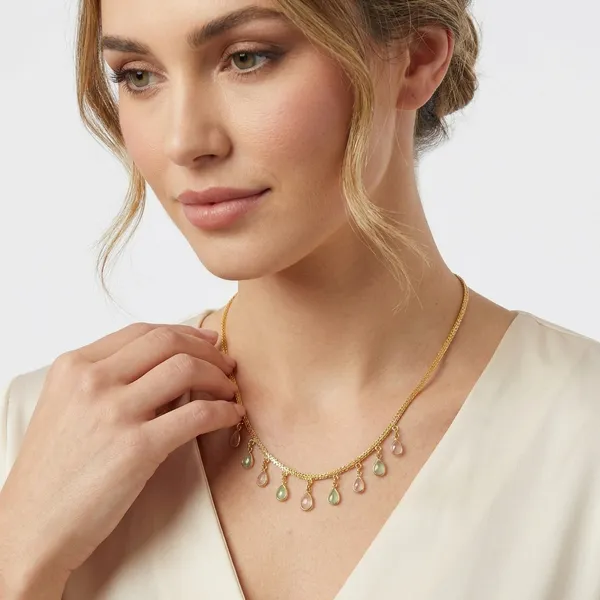 Gold_Metal_With_Gemstone_Necklace_For_Women