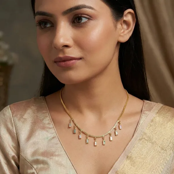 Gold_Alloy_Necklace_For_Women