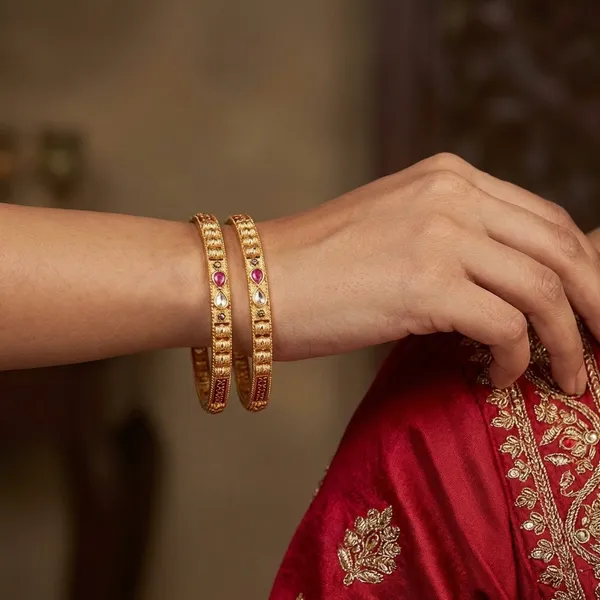 Gold_Metal_Alloy_Bangles_For_Women