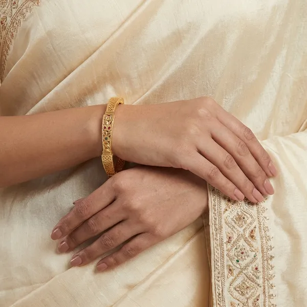 Gold_Plated_Metal_Bangles_For_Women