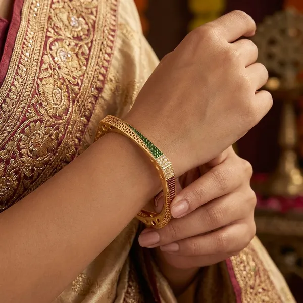 Gold_Plated_Metal_Bangles_For_Women