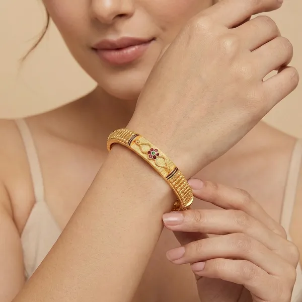Gold_Plated_Metal_Bangles_For_Women