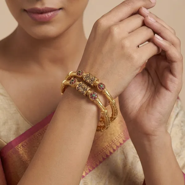 Gold_Alloy_Bangles_For_Women(Set_of_2/4)