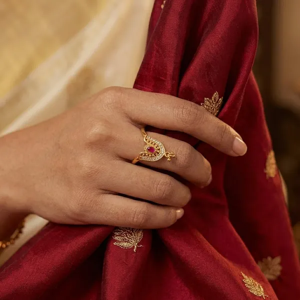 Gold_Alloy_Ring_For_Women