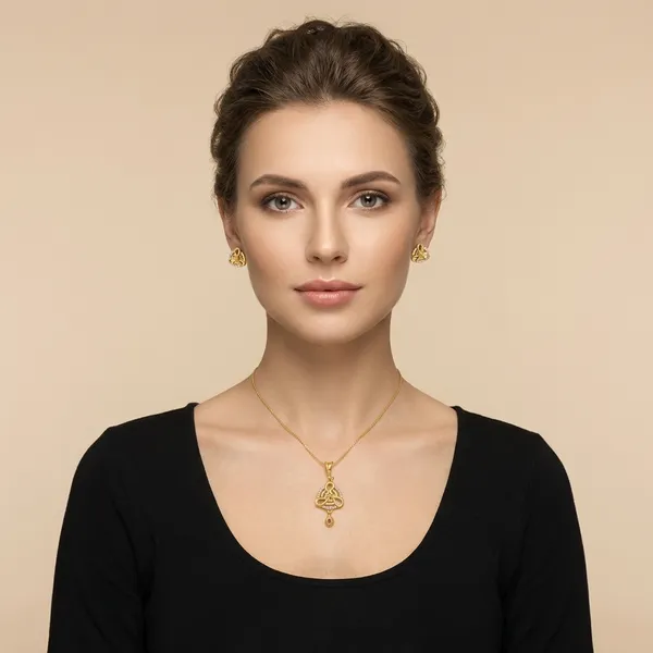 Gold_Alloy_Pendant_For_Women
