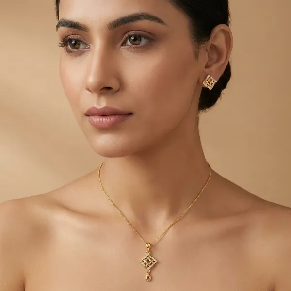 Gold_Alloy_Pendant_For_Women