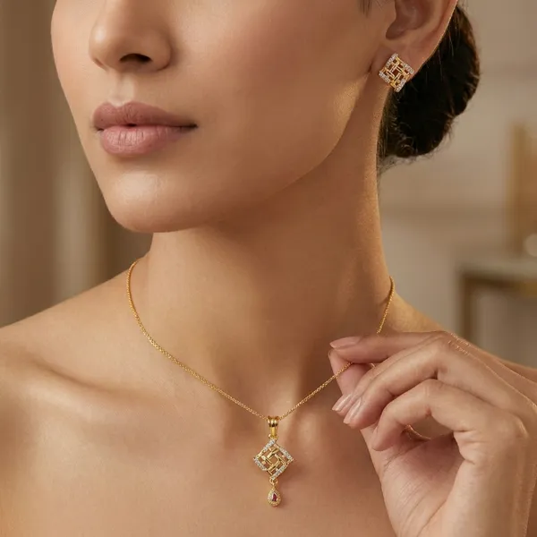 Gold_Alloy_Pendant_For_Women