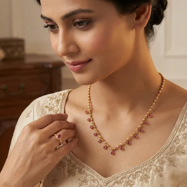 Gold_Alloy_Necklace_For_Women