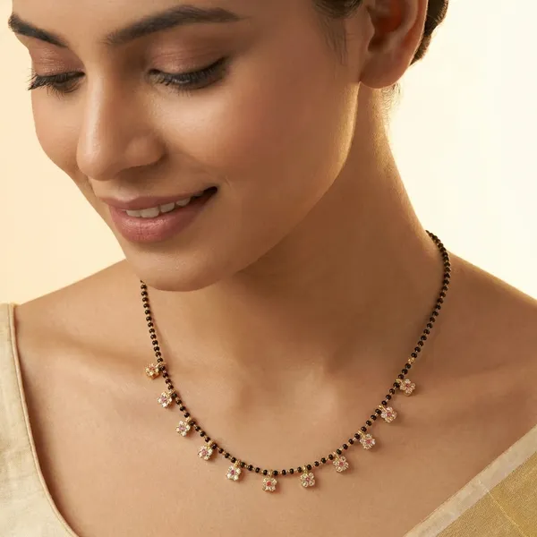 Gold_Alloy_Necklace_For_Women