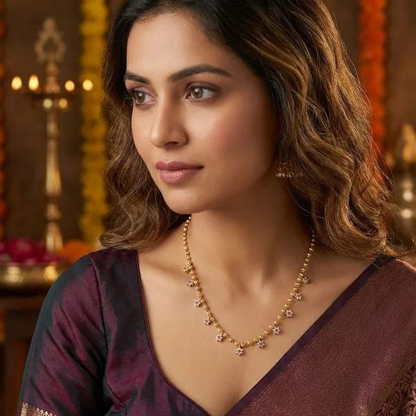 Gold_Alloy_Necklace_For_Women