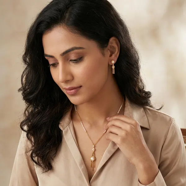 Gold_Alloy_Necklace_For_Women