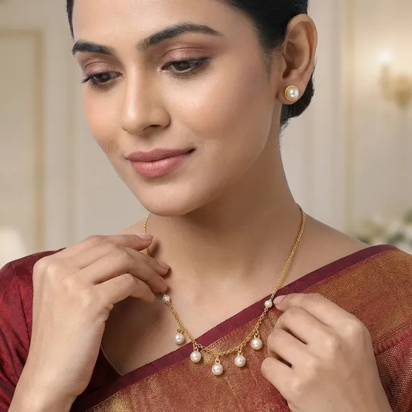 Gold_Alloy_Necklace_For_Women