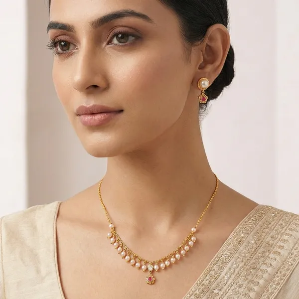 Gold_Alloy_Necklace_For_Women