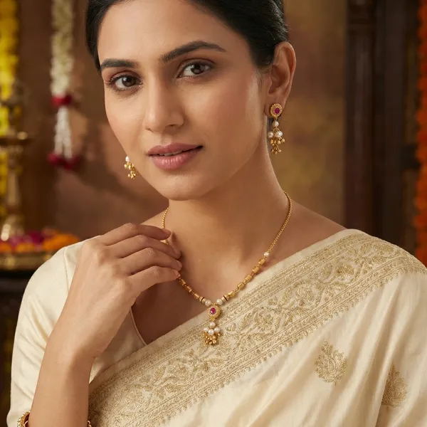 Gold_Alloy_Necklace_For_Women