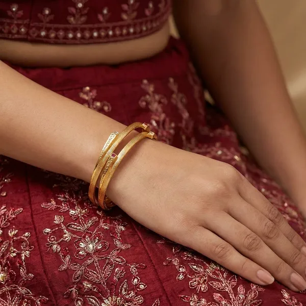 Gold_Brass_Bangles_For_Women(Set_of_2/4)