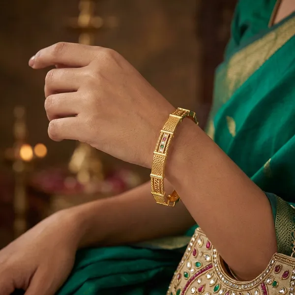Gold_Brass_Bangles_For_Women(Set_of_2/4)
