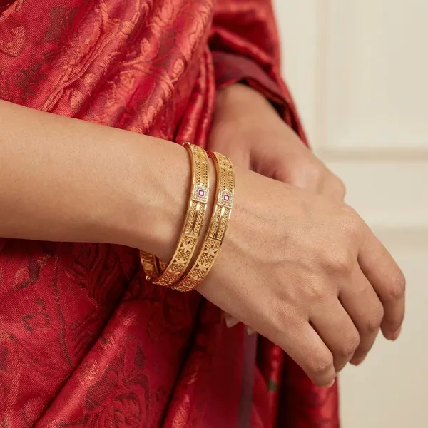 Gold_Brass_Bangles_For_Women(Set_of_2/4)