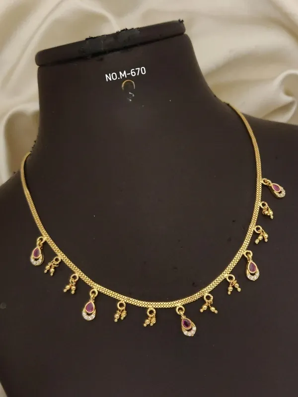 Gold_Alloy_Necklace_For_Women