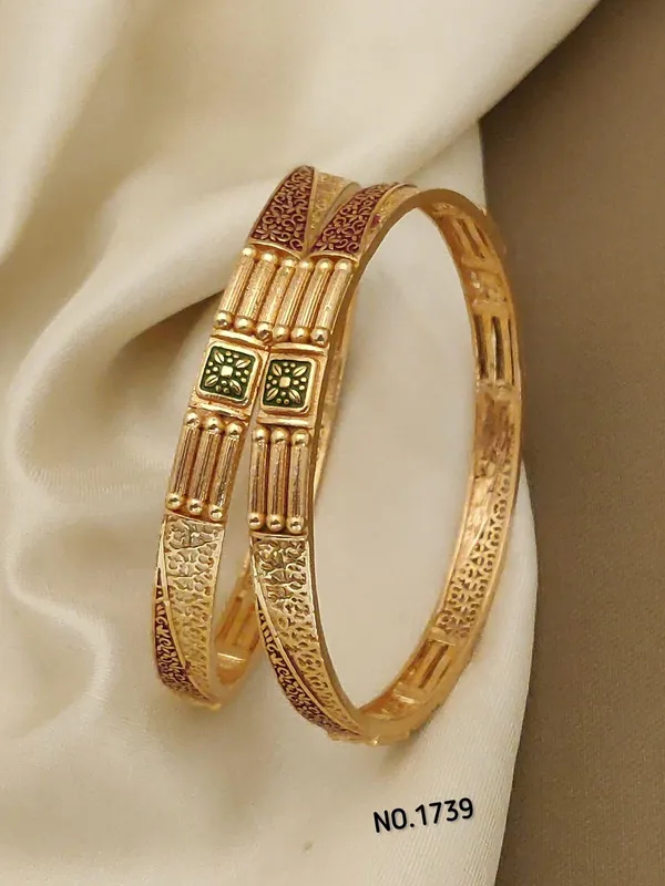 Gold_Plated_Metal_Bangles_For_Women(Set_of_2/4)
